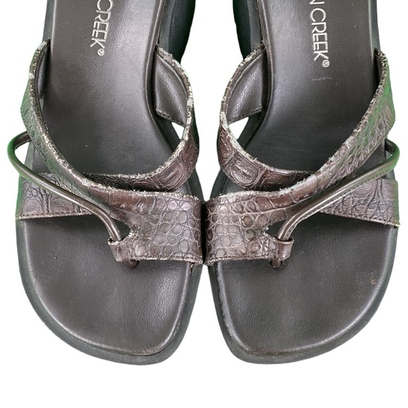 Cabin Creek Black Chunky Thong Sandal - Picture 8 of 16